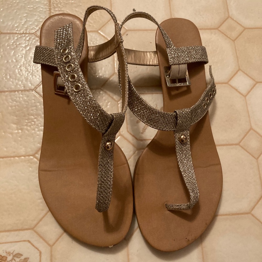 Le château wedge sandals